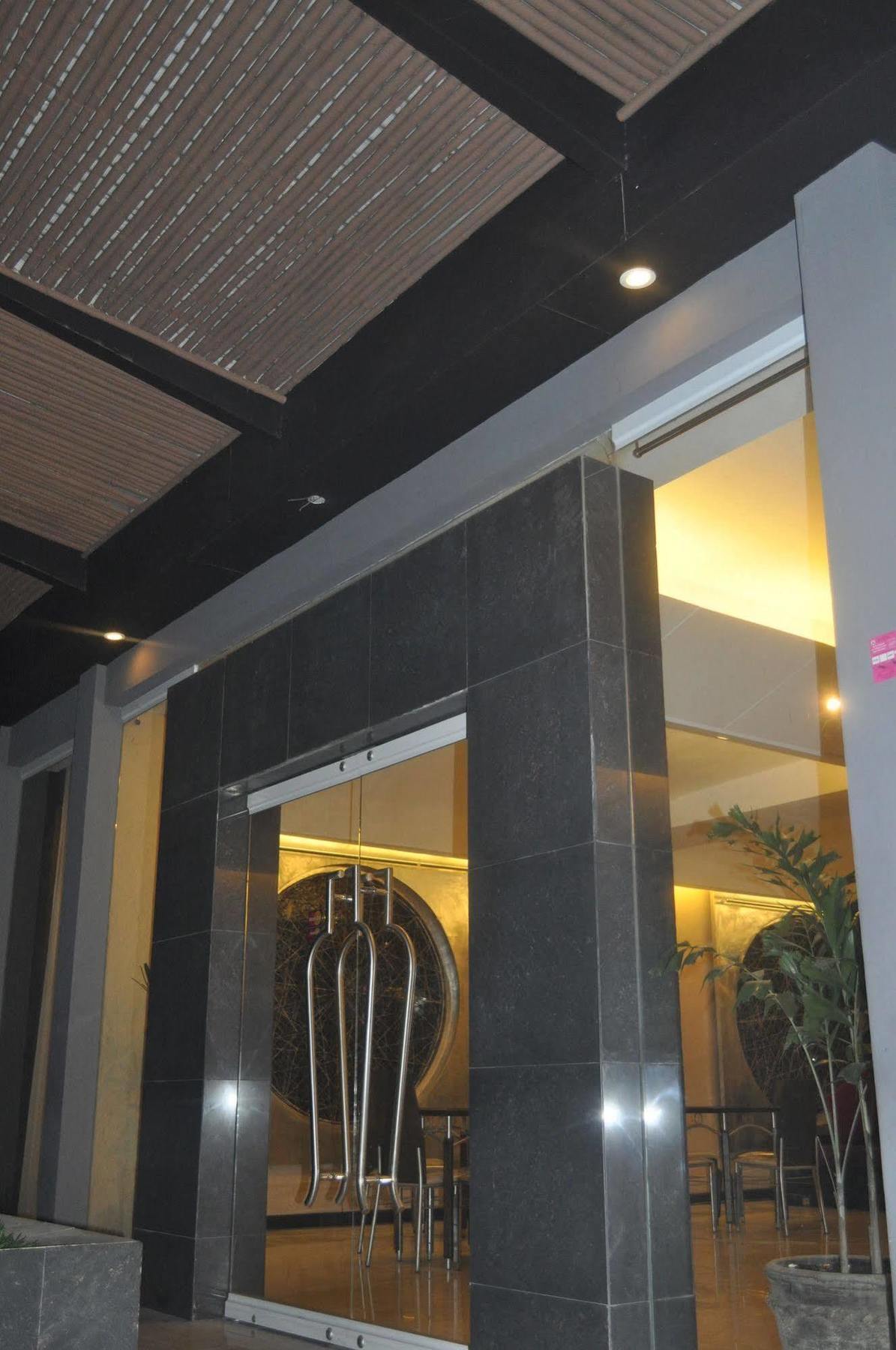 Basa Hotel Kalibo Exterior foto